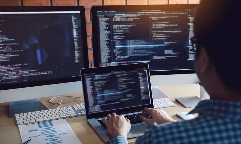 数据科学选型:R与Python如何赋能周村区网站建设?